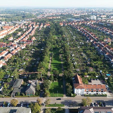 Fewo Am Park - 4P, Boxspringbett, Balkon, Smarttv, Gesundbrunnen, Familienfreundlich Halle  Kültér fotó