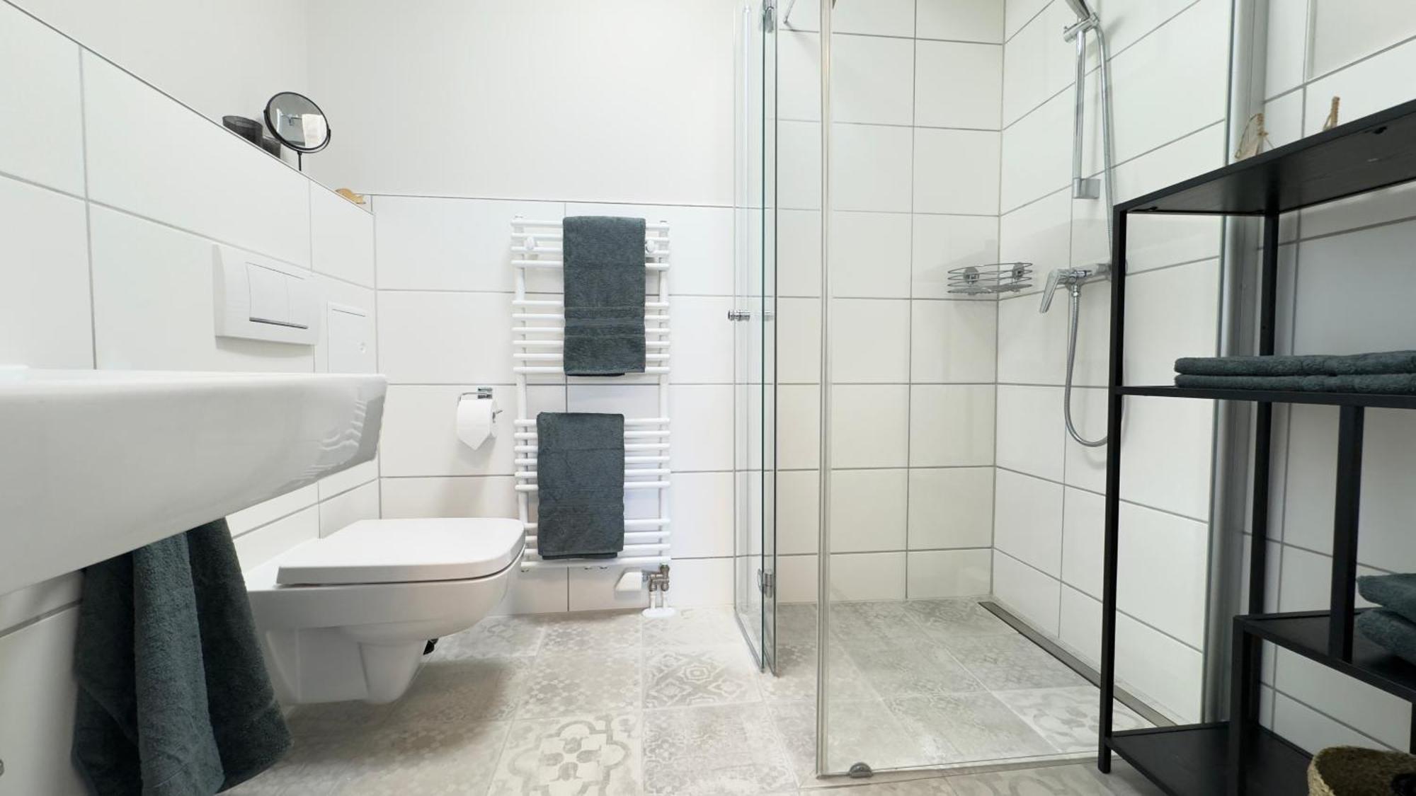 Fewo Am Park - 4P, Boxspringbett, Balkon, Smarttv, Gesundbrunnen, Familienfreundlich Halle  Kültér fotó