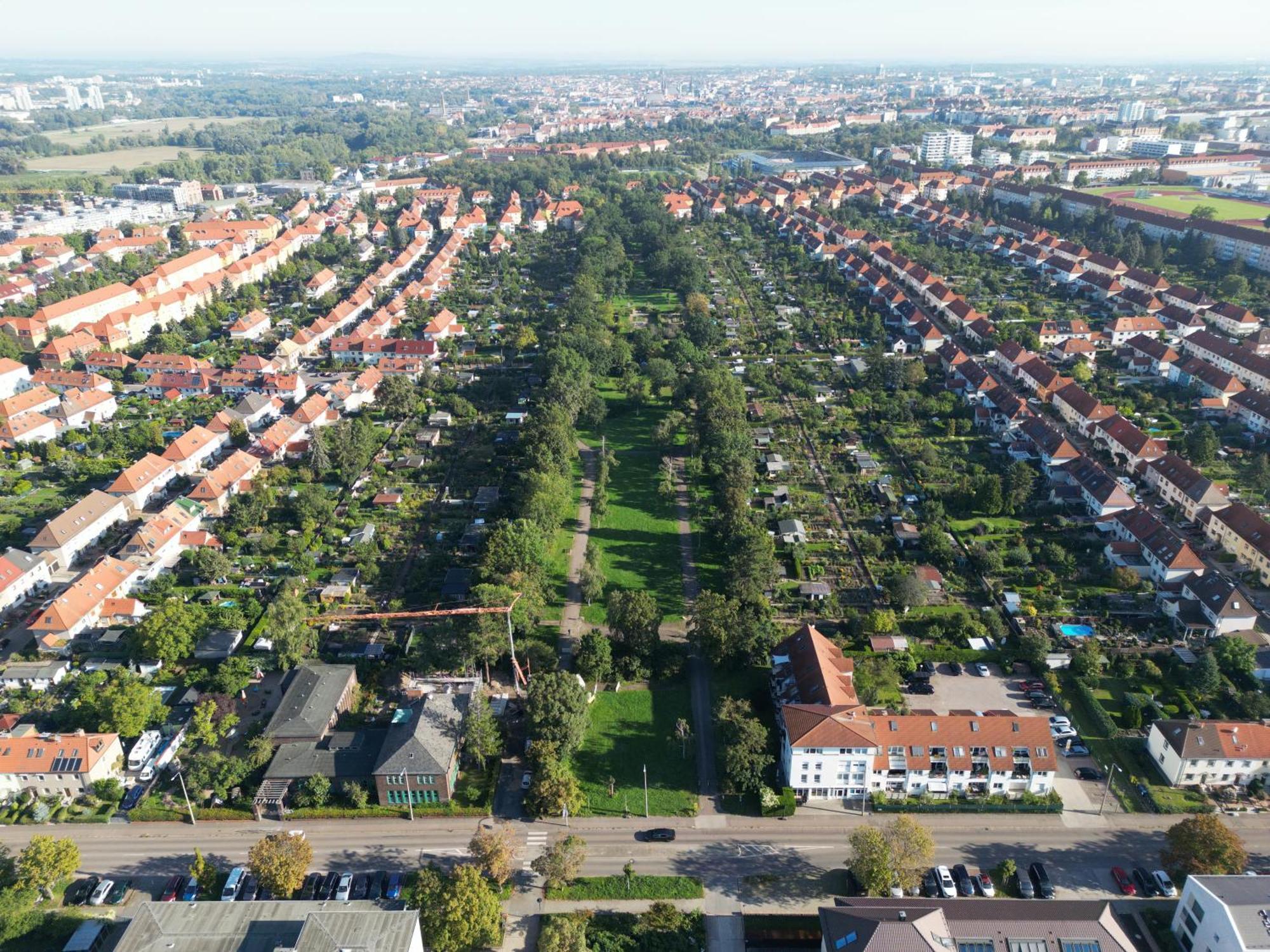 Fewo Am Park - 4P, Boxspringbett, Balkon, Smarttv, Gesundbrunnen, Familienfreundlich Halle  Kültér fotó