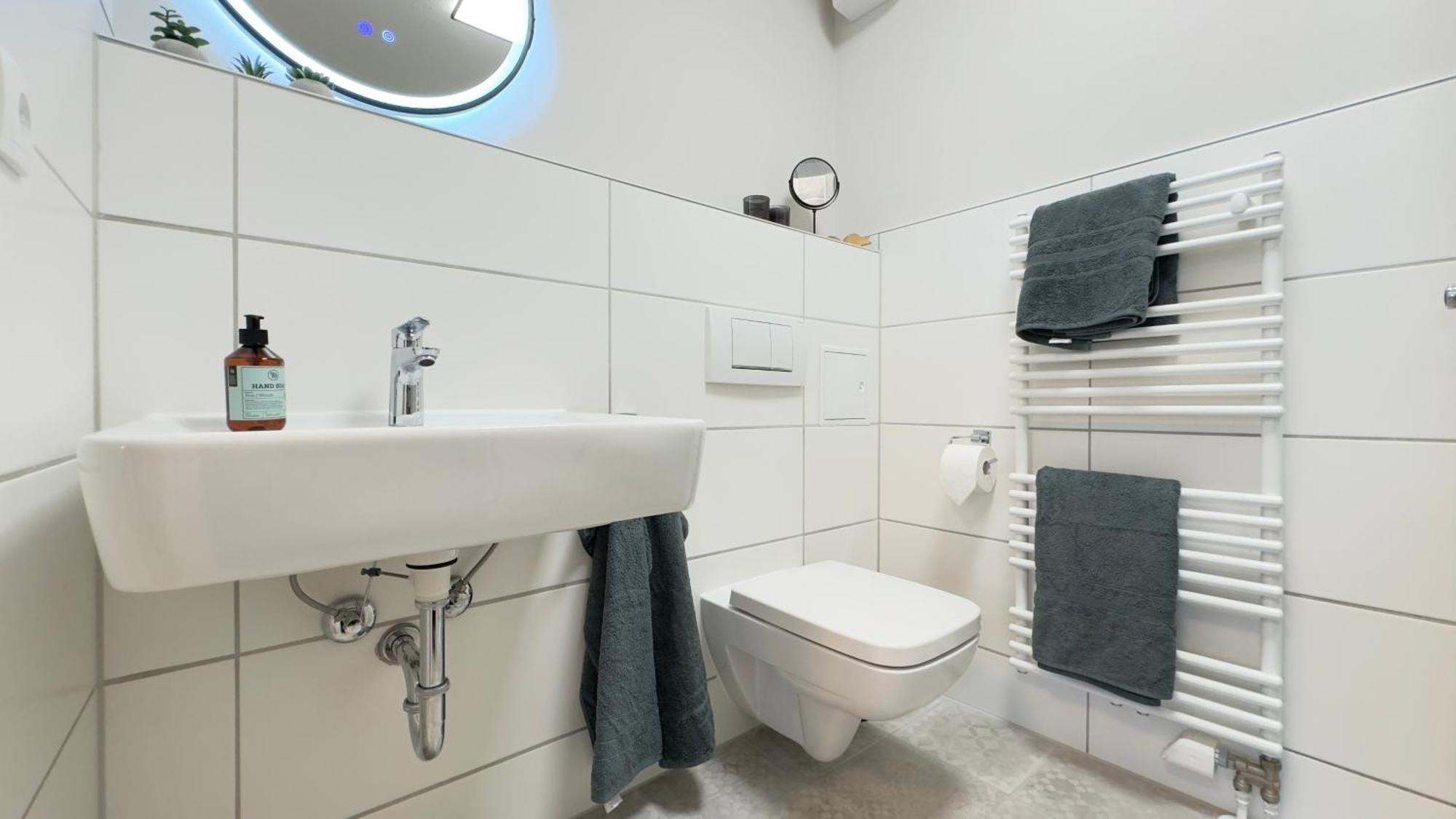 Fewo Am Park - 4P, Boxspringbett, Balkon, Smarttv, Gesundbrunnen, Familienfreundlich Halle  Kültér fotó